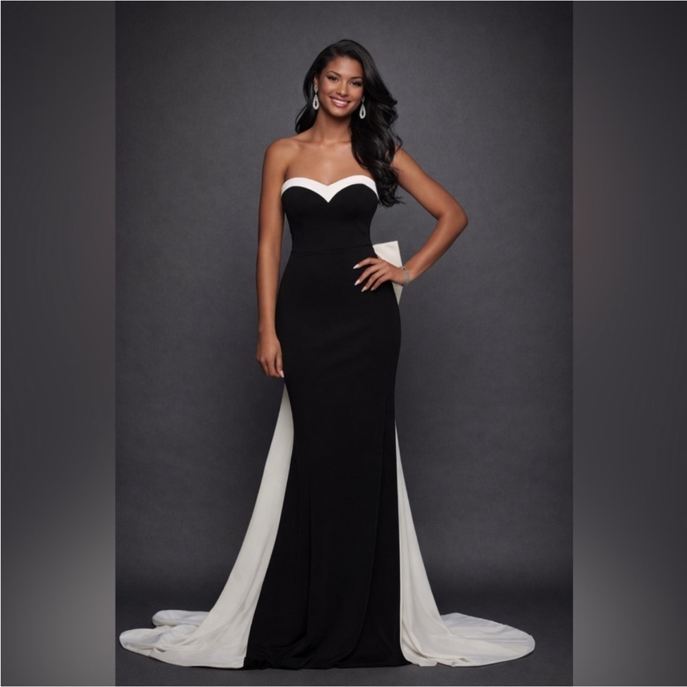 Black White Strapless Bow Back Formal Gown SZ 0 NWT Elegant Evening Dress GALA